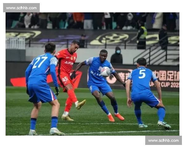 上海海港双线攻坚：补防强阵剑指双冠